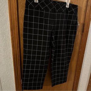 NWT  size 16 cropped tummy control pants